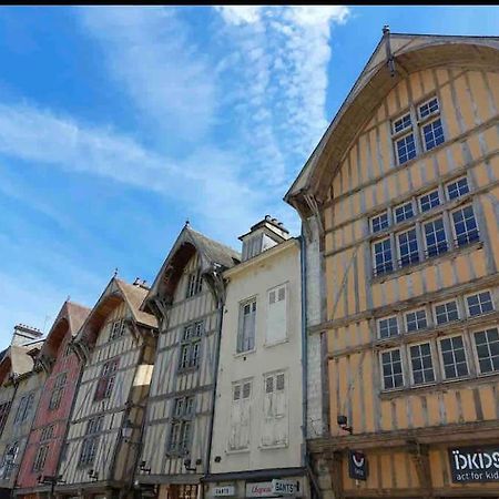 Superbe T2 De Caractere Au Centre Classe 3 Etoiles Troyes Extérieur photo