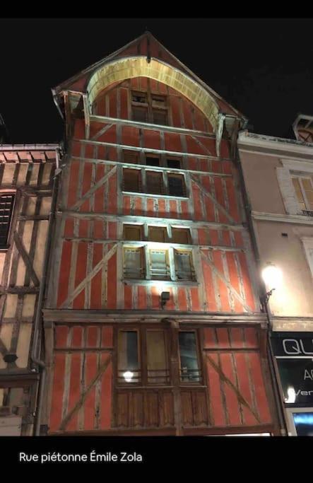 Superbe T2 De Caractere Au Centre Classe 3 Etoiles Troyes Extérieur photo
