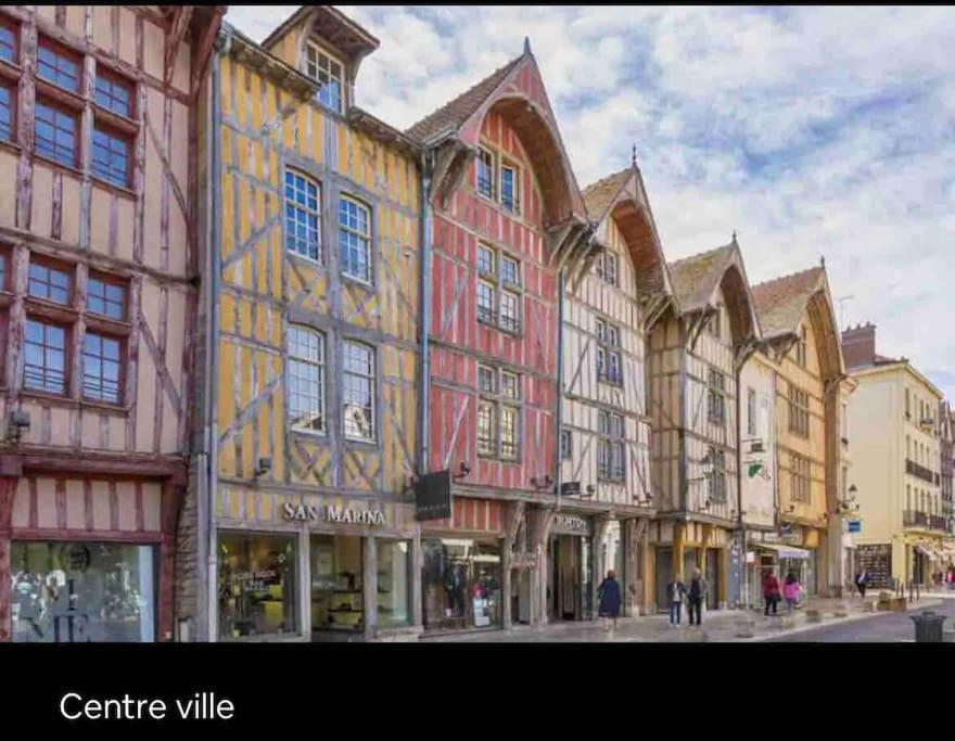 Superbe T2 De Caractere Au Centre Classe 3 Etoiles Troyes Extérieur photo